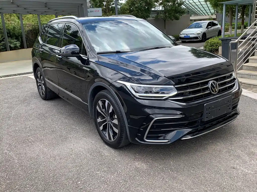 VOLKSWAGEN TIGUAN L 2023
