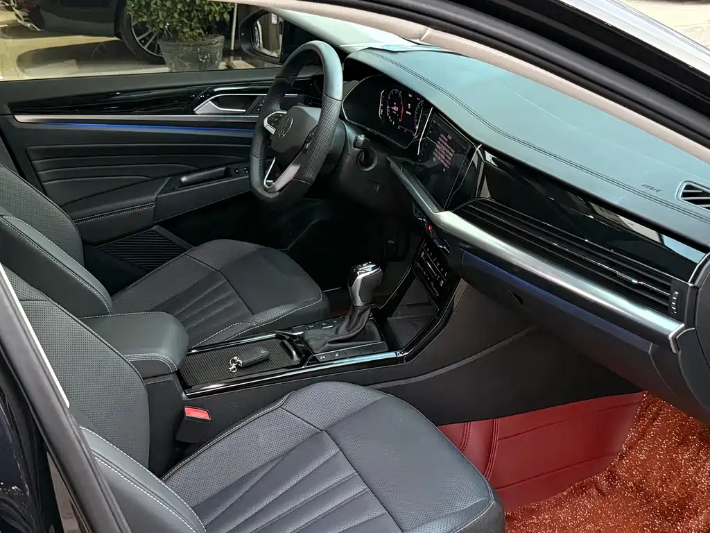 VOLKSWAGEN PASSAT 2025