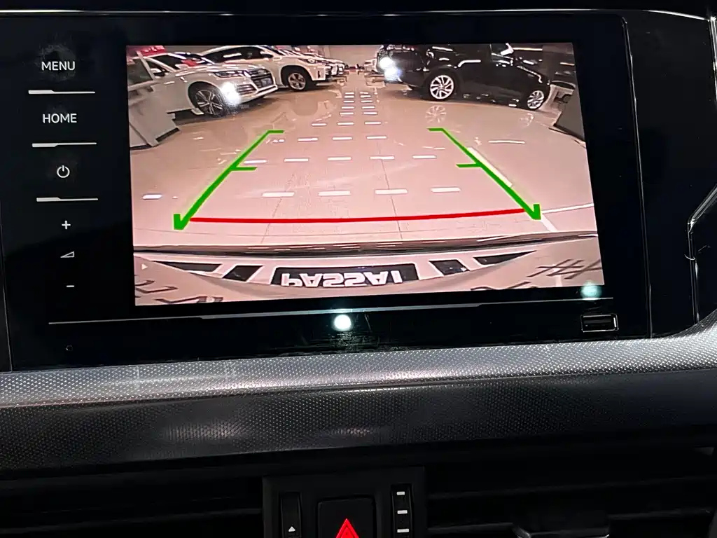 VOLKSWAGEN PASSAT 2023