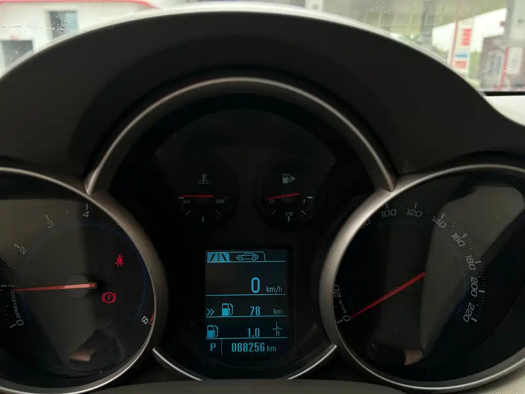 CHEVROLET CRUZE 2015