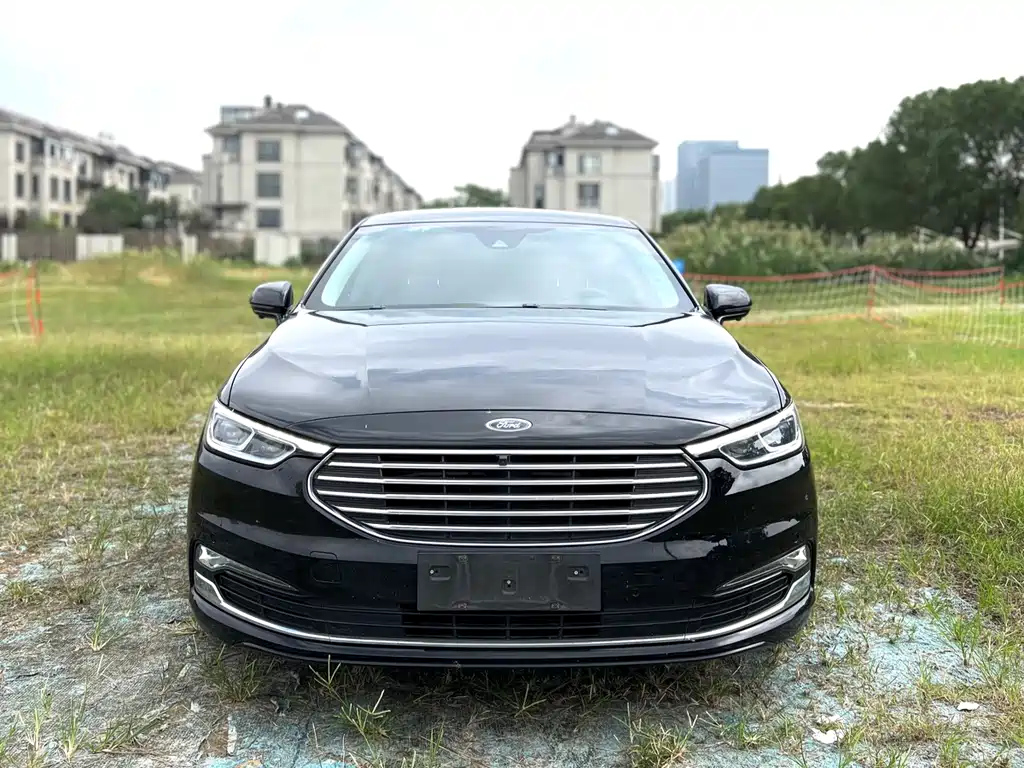 FORD TAURUS 2021