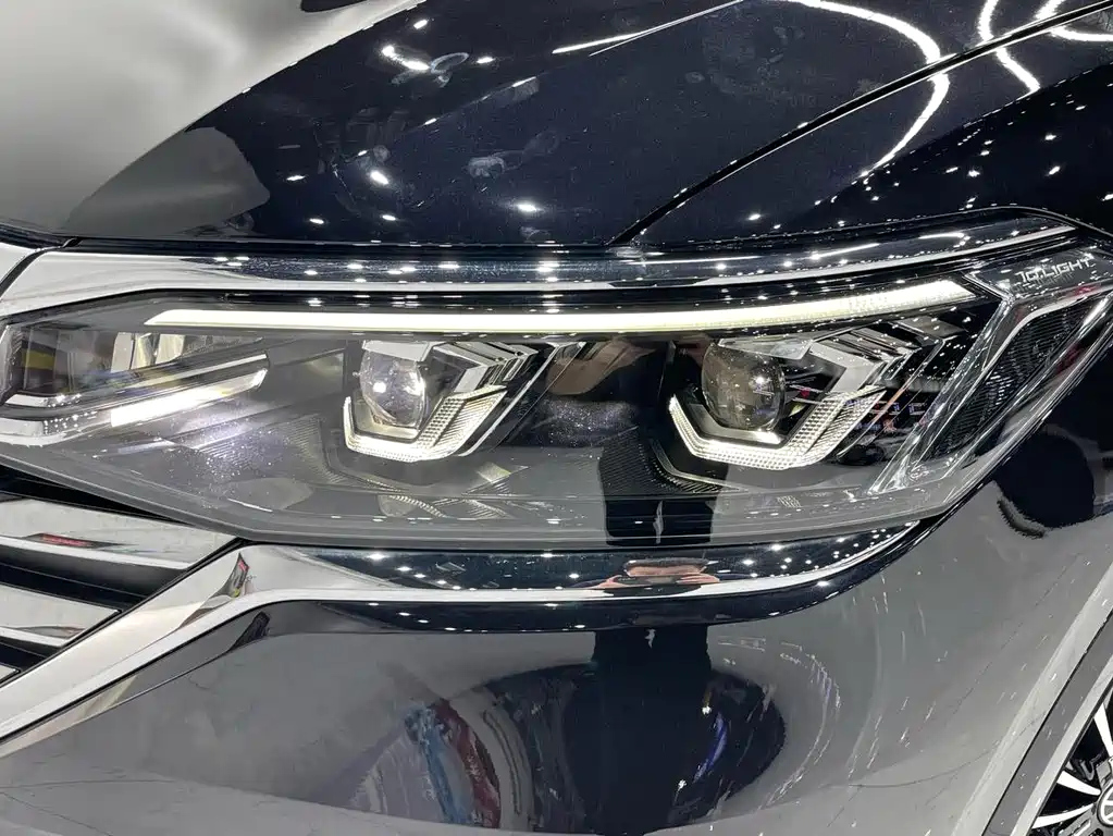 VOLKSWAGEN VILORAN 2023