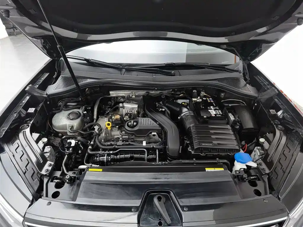 VOLKSWAGEN TAYRON 2024