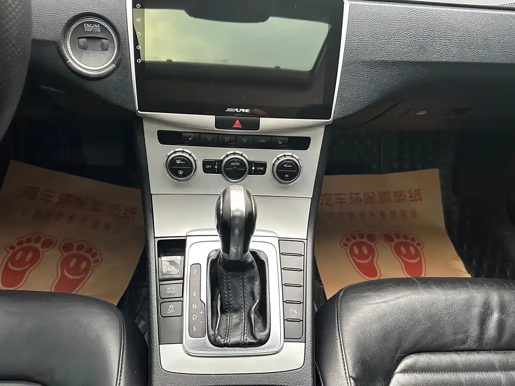 VOLKSWAGEN MAGOTAN 2012