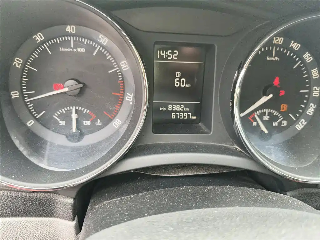 SKODA SUPERB 2013