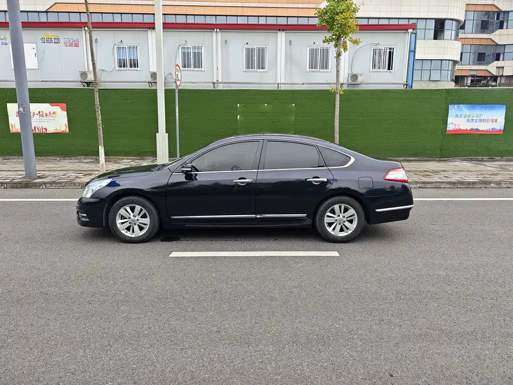 NISSAN TEANA 2012
