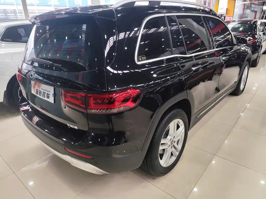 MERCEDES BENZ GLB 2023