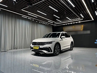 VOLKSWAGEN TIGUAN L  2022