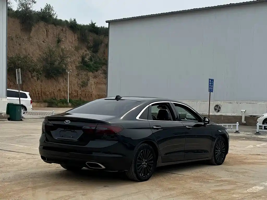 FORD TAURUS 2016