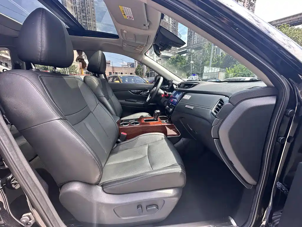 NISSAN X-TRAIL 2023