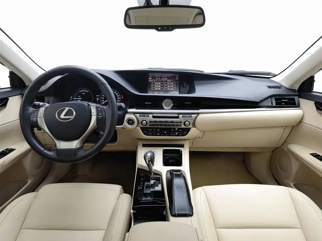 LEXUS ES 2015