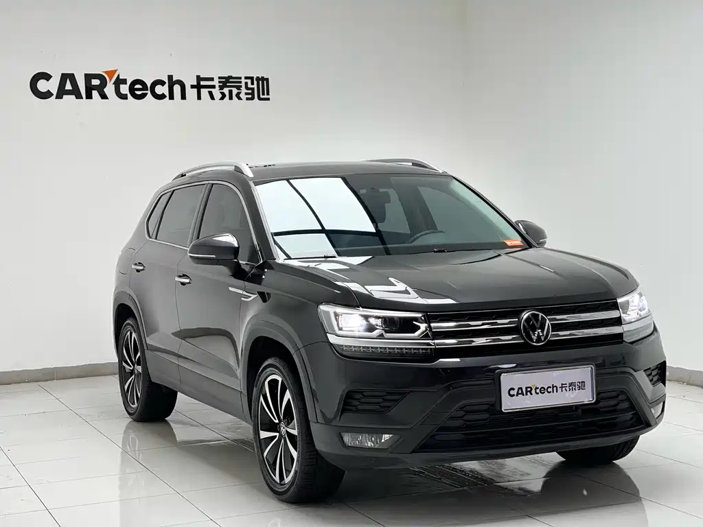 VOLKSWAGEN THARU 2022