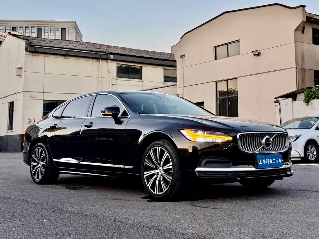 VOLVO S90 2021