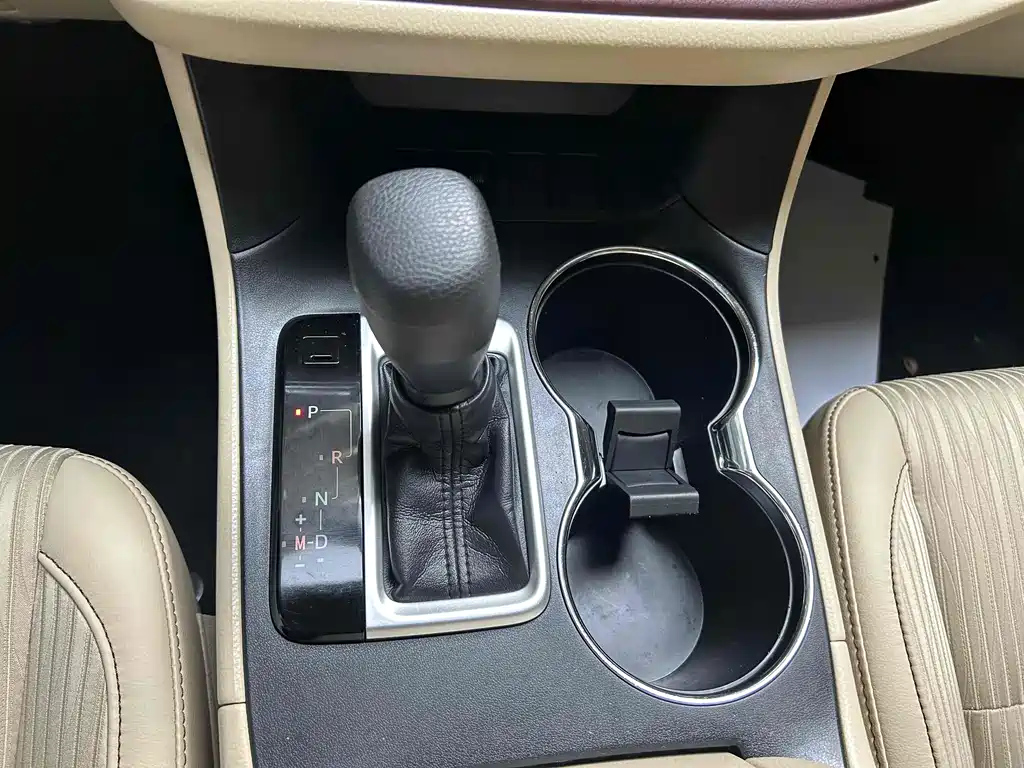 TOYOTA HIGHLANDER 2016