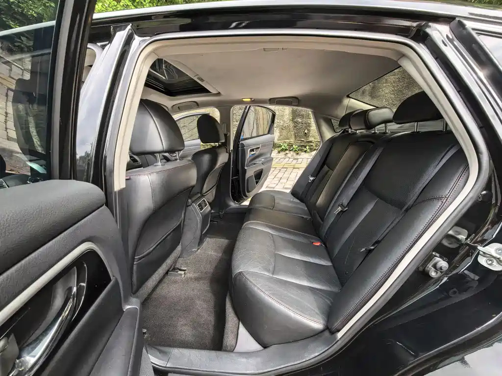 NISSAN TEANA 2018