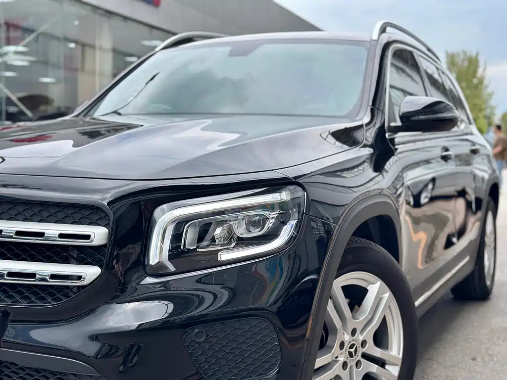 MERCEDES BENZ GLB 2023