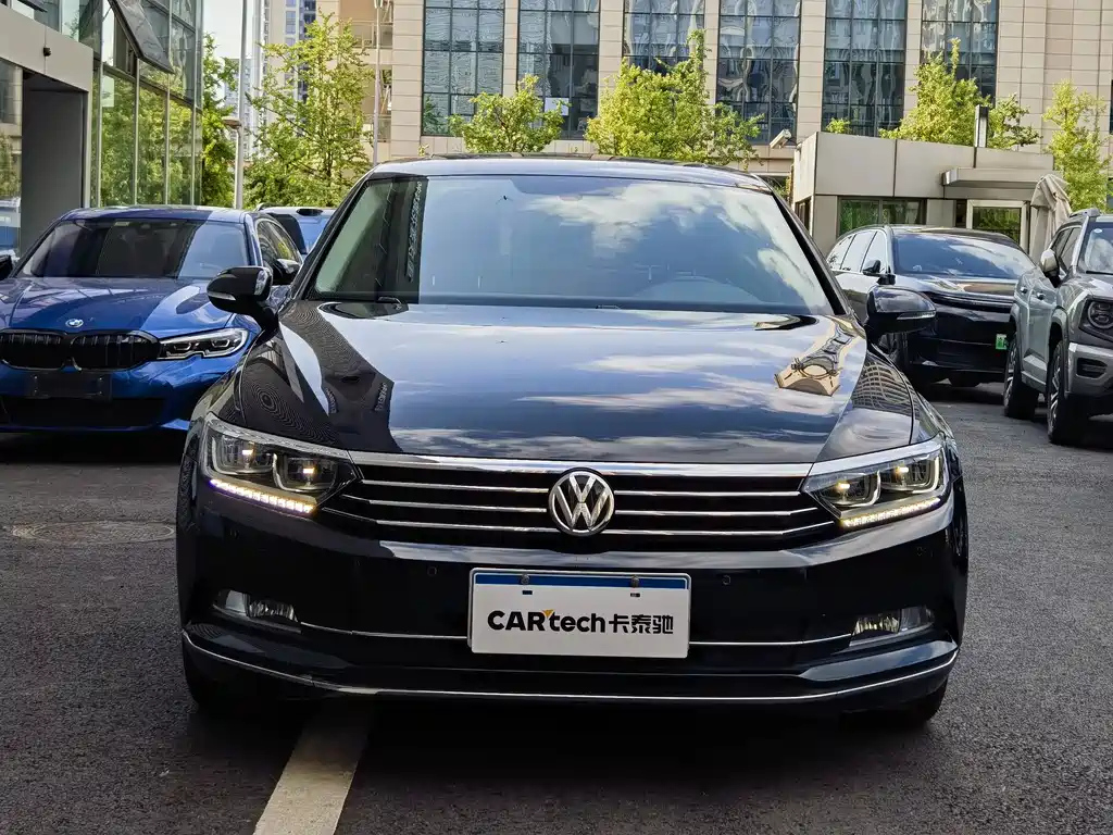 VOLKSWAGEN MAGOTAN 2019