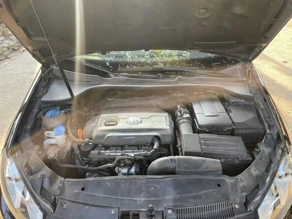 VOLKSWAGEN GOLF 2011