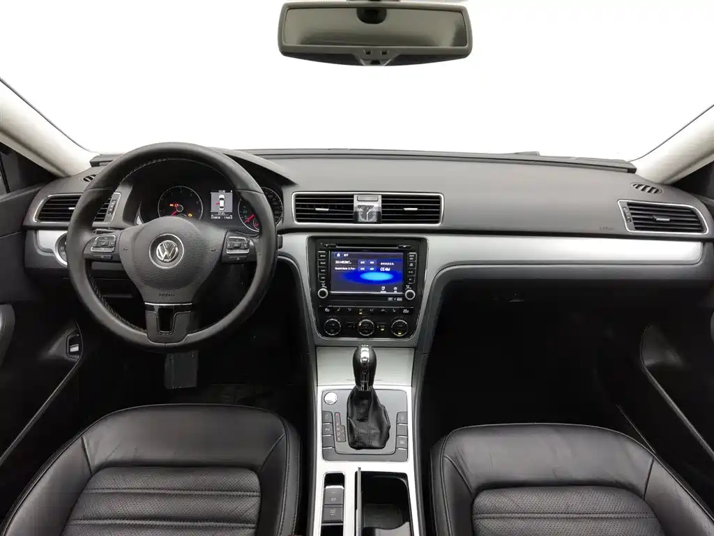 VOLKSWAGEN PASSAT 2014
