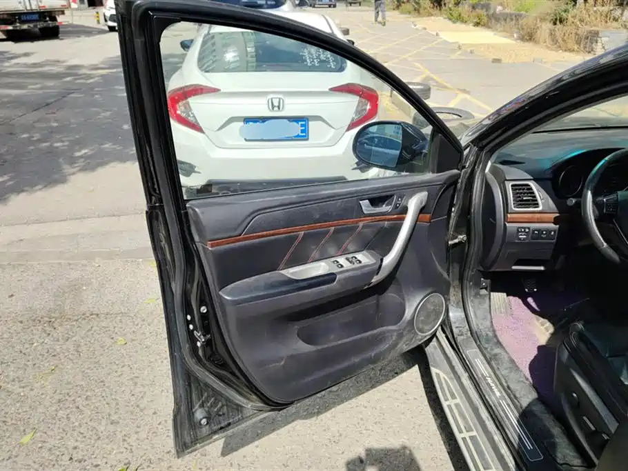 HAVAL H6 2015