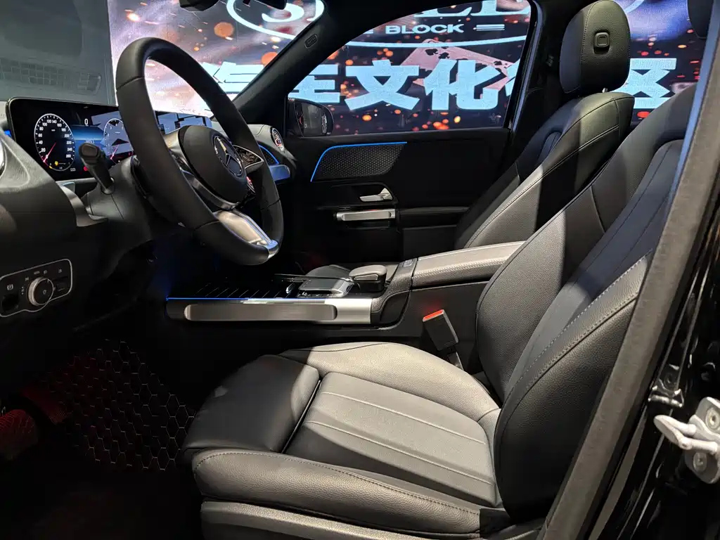 MERCEDES BENZ GLB 2024