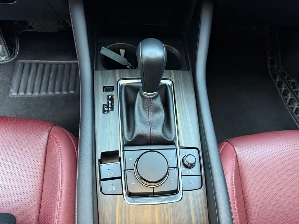 MAZDA 3 AXELA 2022