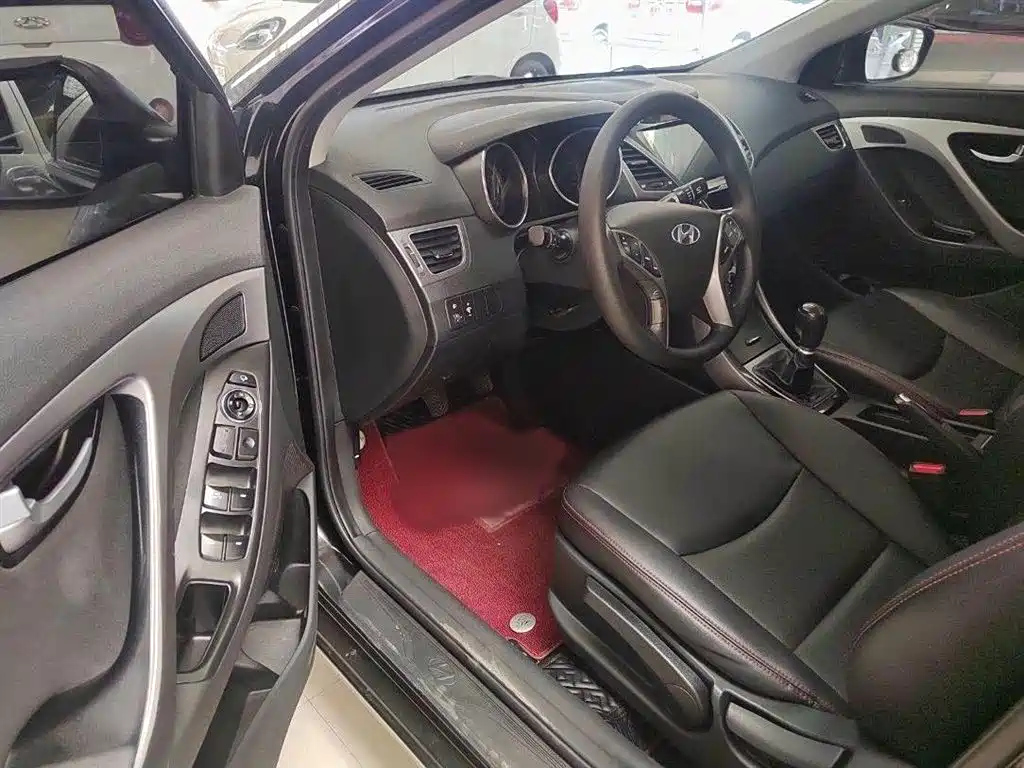 HYUNDAI ELANTRA 2015