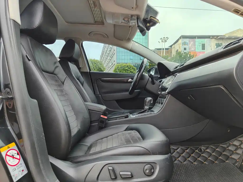 VOLKSWAGEN MAGOTAN 2013