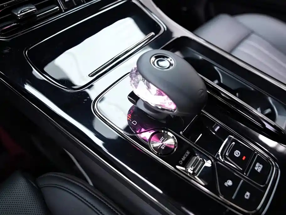 TRUMPCHI M8 2025