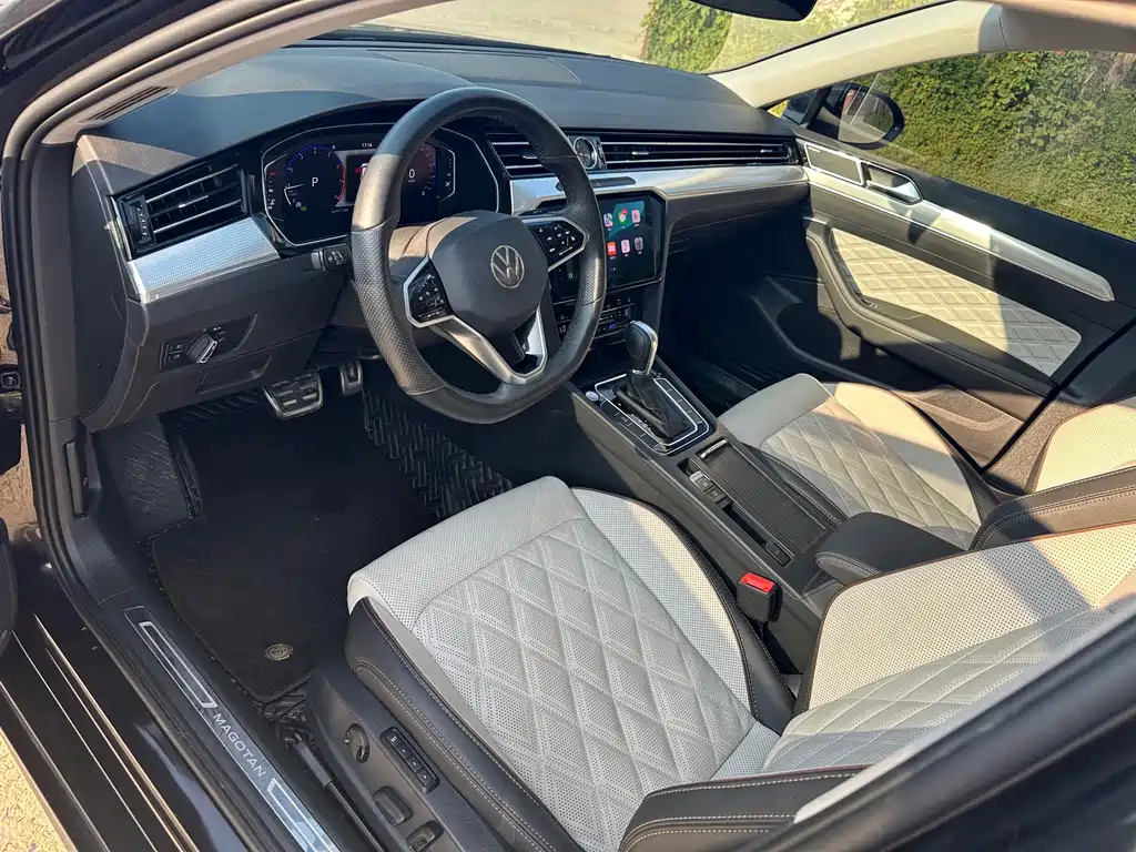 VOLKSWAGEN MAGOTAN 2023