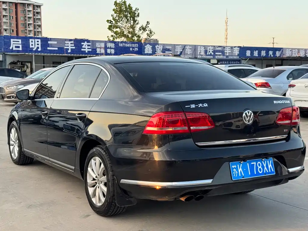 VOLKSWAGEN MAGOTAN 2013