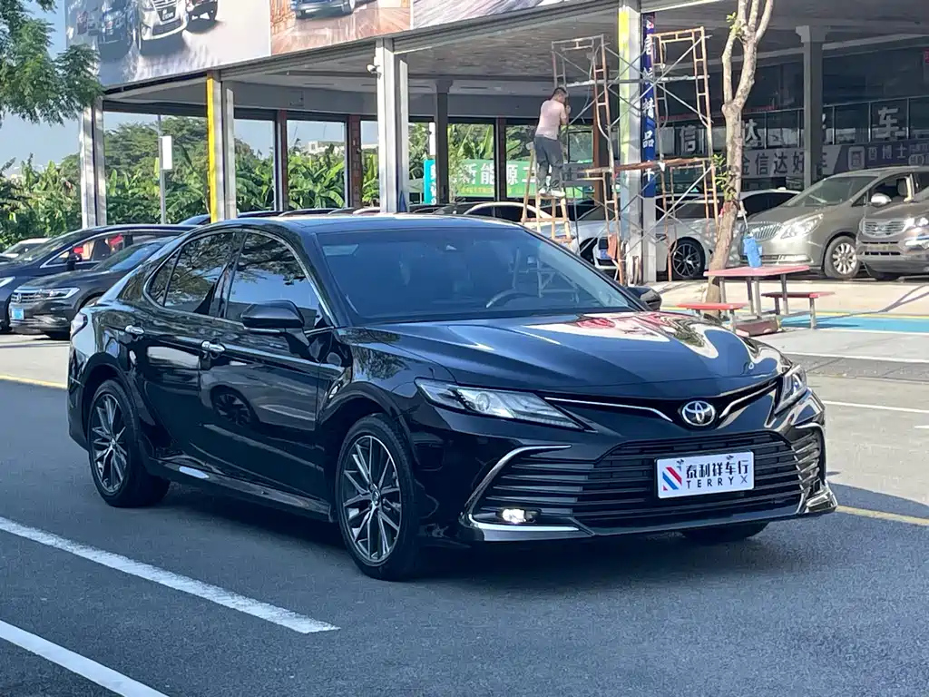 TOYOTA CAMRY 2024