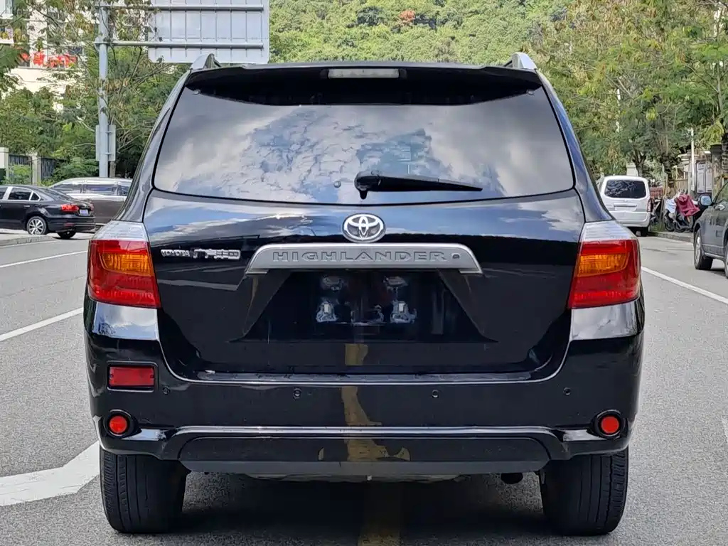 TOYOTA HIGHLANDER 2011