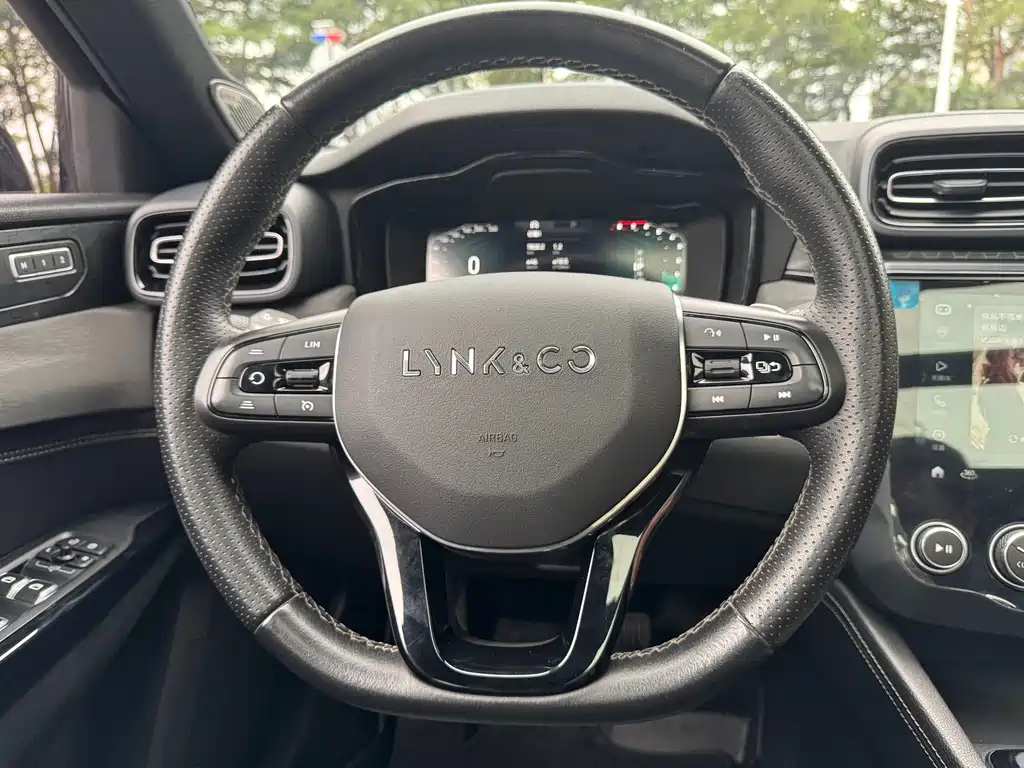 LYNK&CO 03 2021