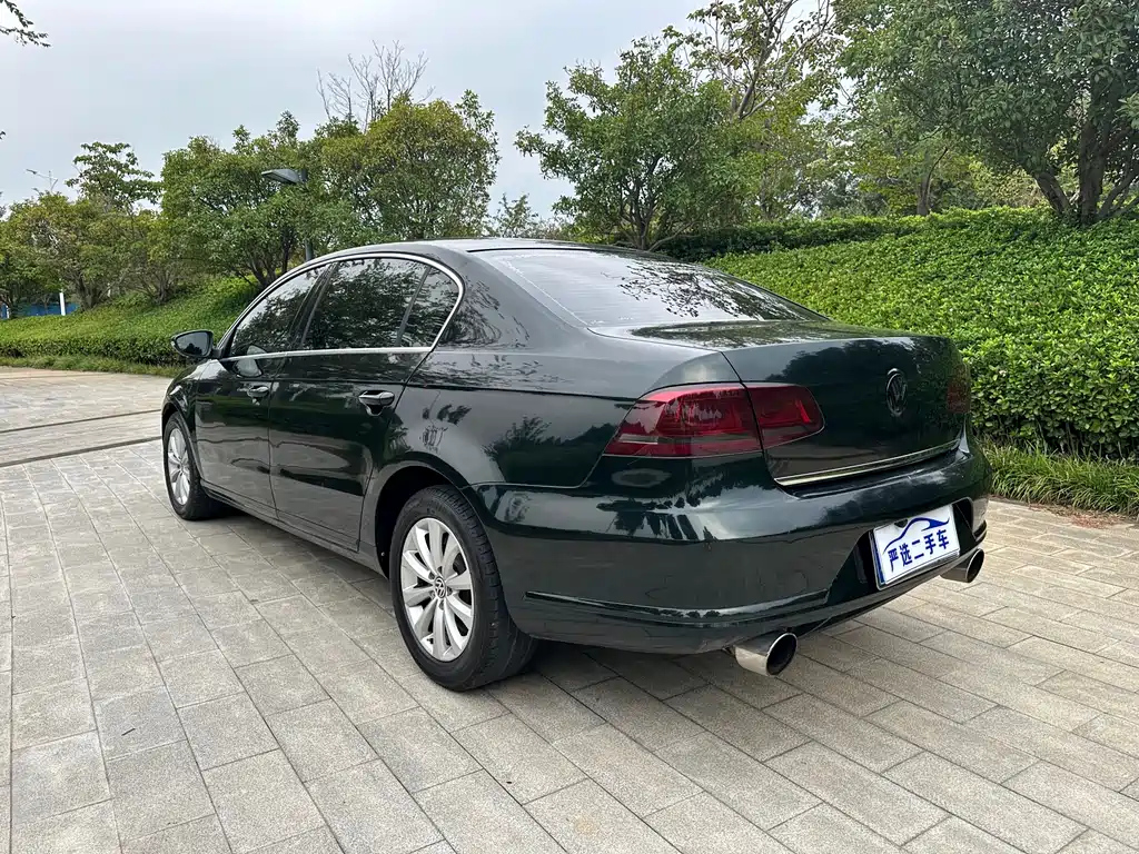 VOLKSWAGEN MAGOTAN 2012