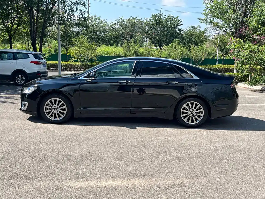 LINCOLN MKZ 2019
