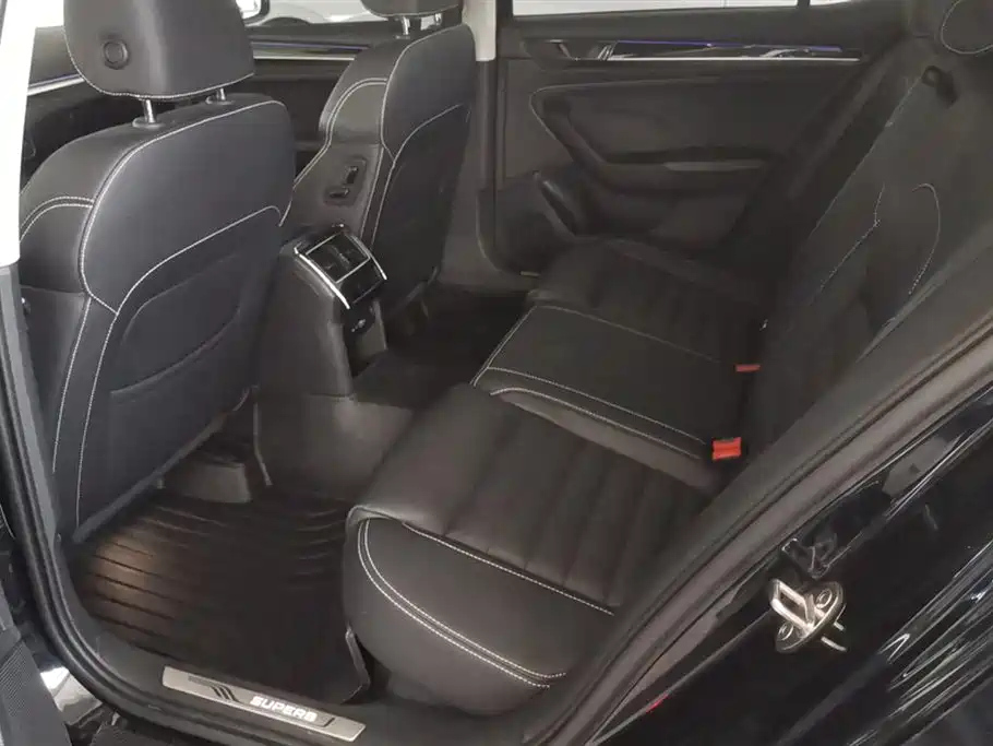 SKODA SUPERB 2023