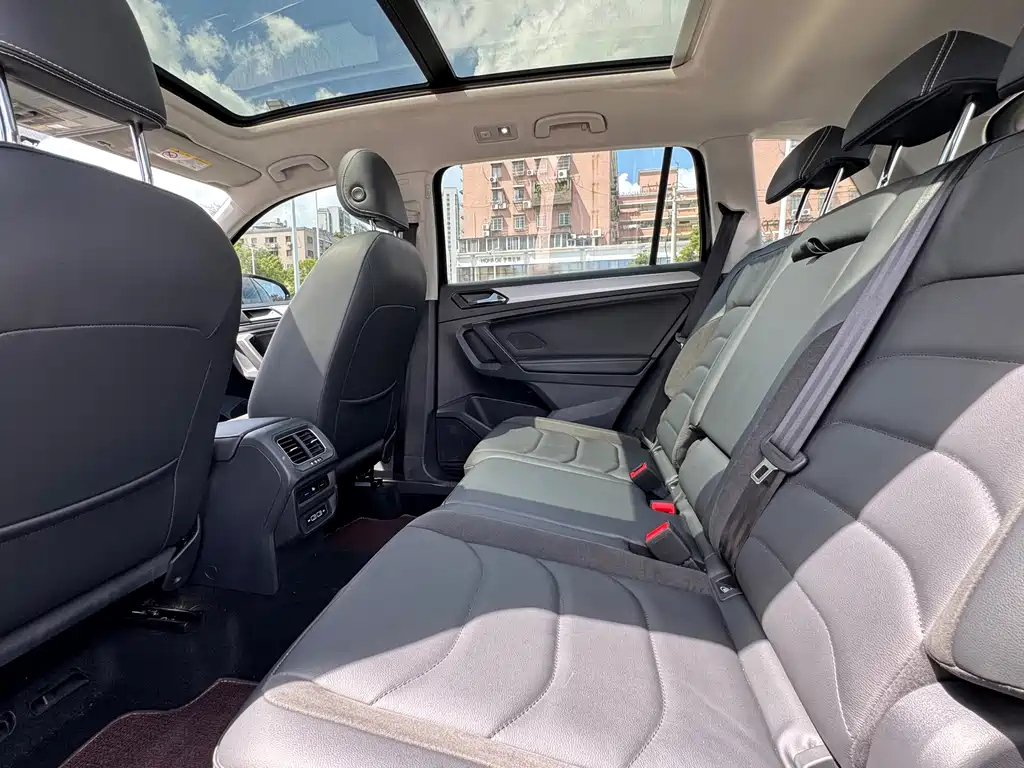 VOLKSWAGEN TIGUAN L 2021