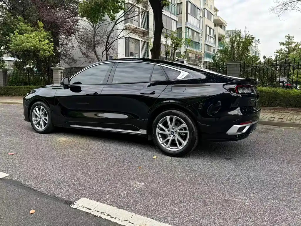 FORD MONDEO 2023
