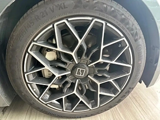 ZEEKR 001  2024 YEAR ME EDITION 100KWH 4WD 2024