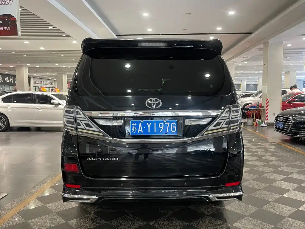 TOYOTA ALPHARD 2012