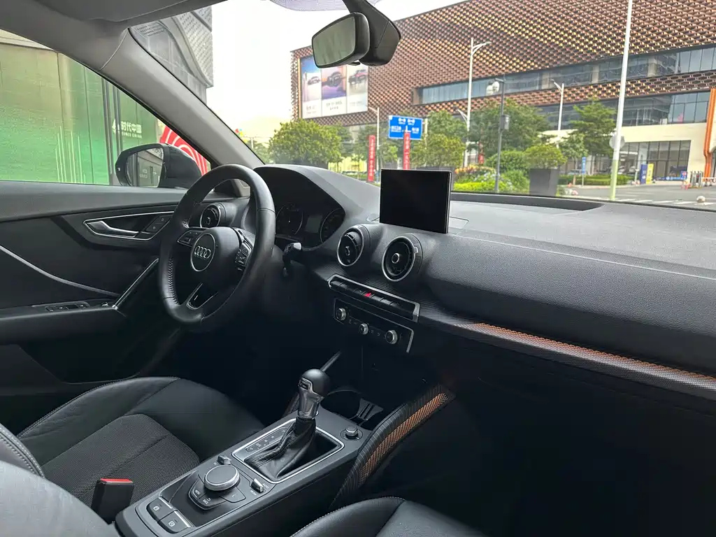 AUDI Q2L 2021