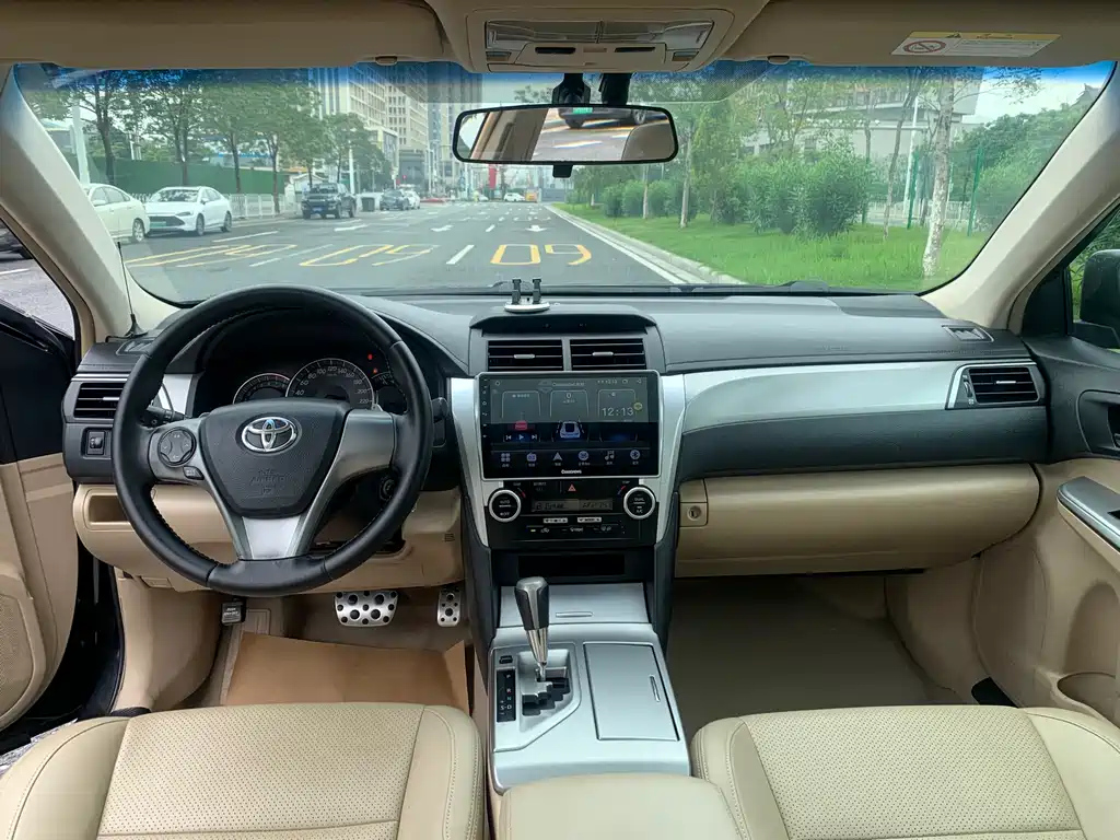 TOYOTA CAMRY 2012