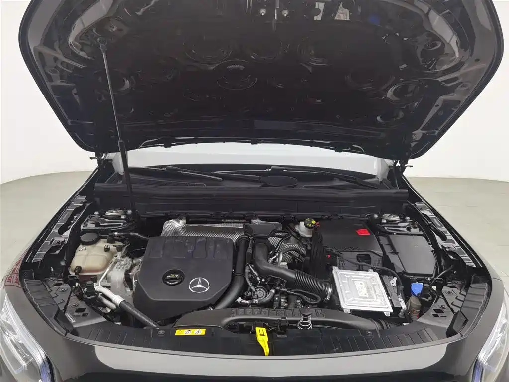 MERCEDES BENZ GLB 2021