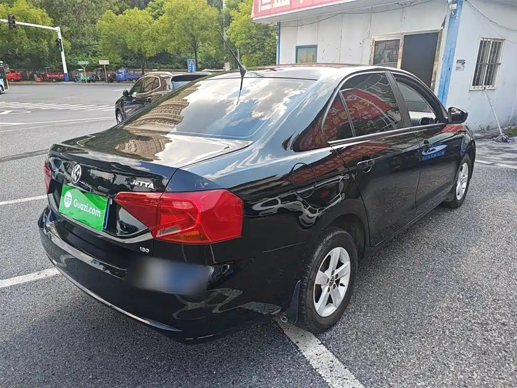 VOLKSWAGEN JETTA 2017