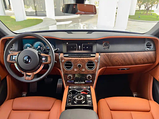 ROLLS ROYCE CULLINAN  2018 YEAR  SEATS EDITION 2018