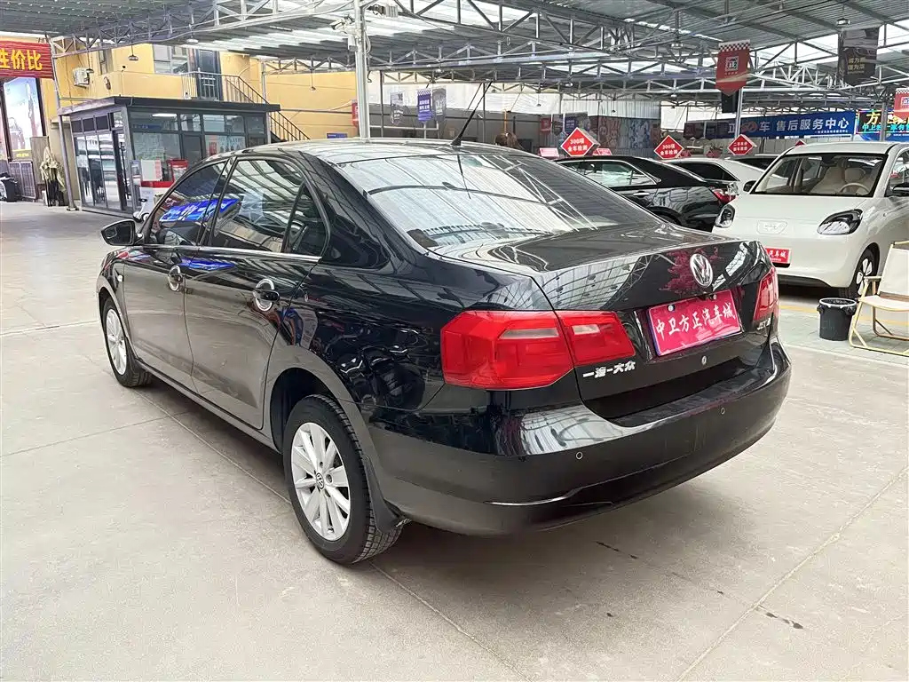 VOLKSWAGEN JETTA 2013