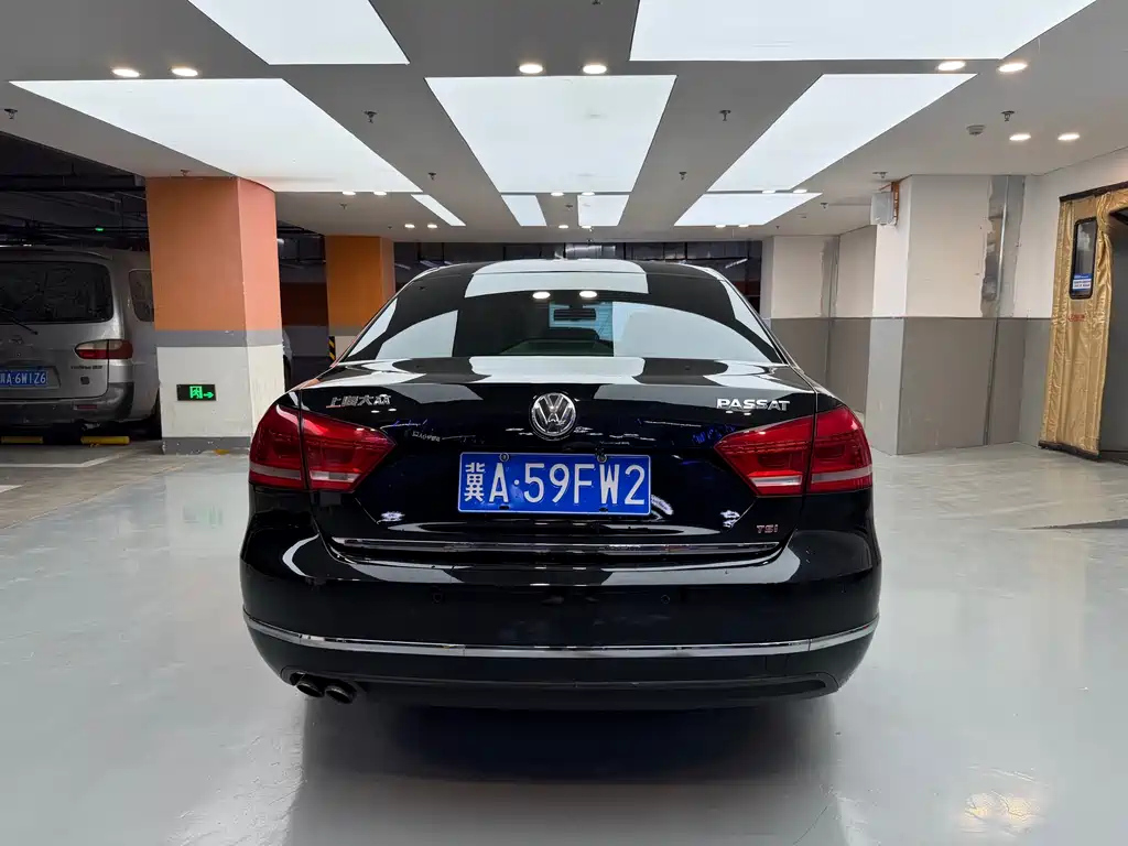 VOLKSWAGEN PASSAT 2013