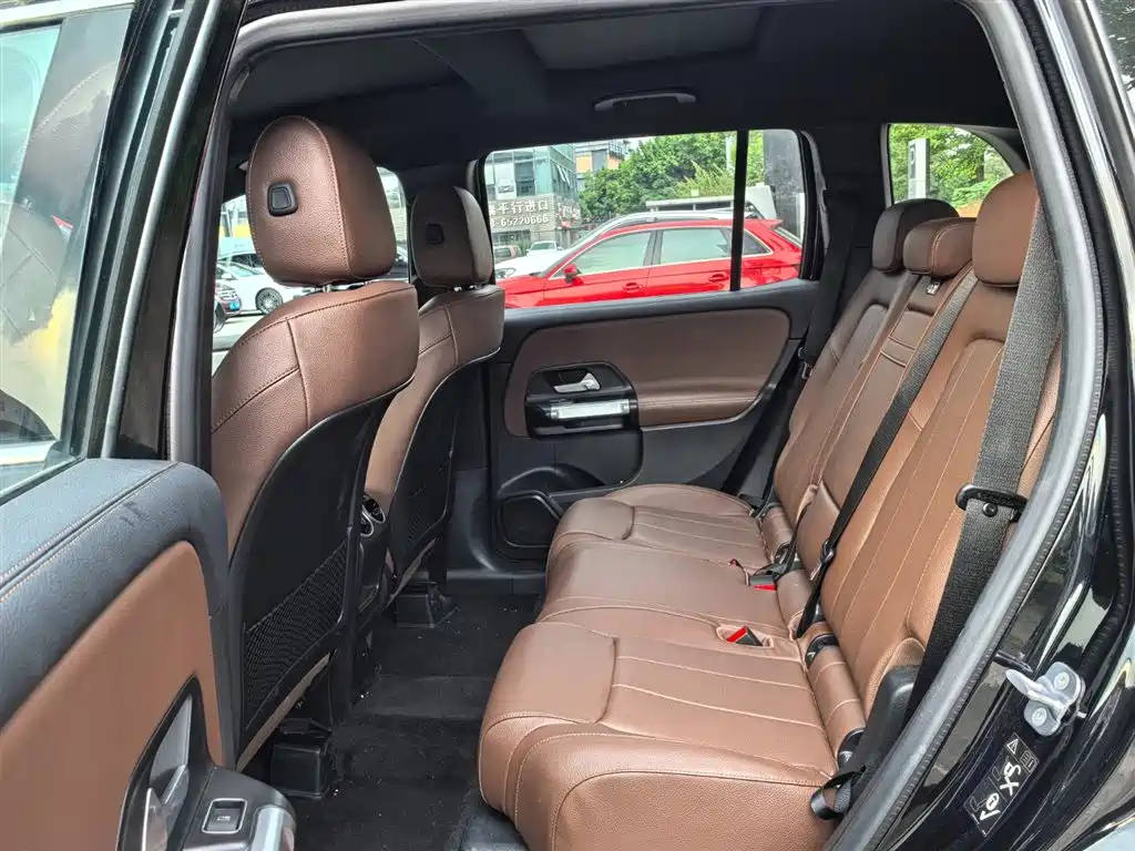 MERCEDES BENZ GLB 2023