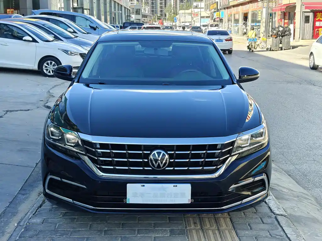 VOLKSWAGEN PASSAT 2021